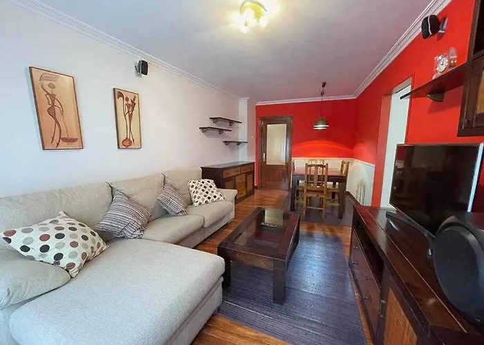 Erribera Etxea - Amplio Piso Con Parking شقة